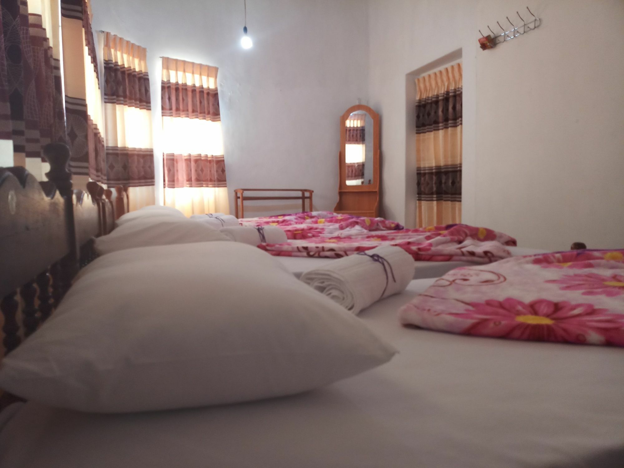 Fairy Hostel Нувара-Елія Екстер'єр фото